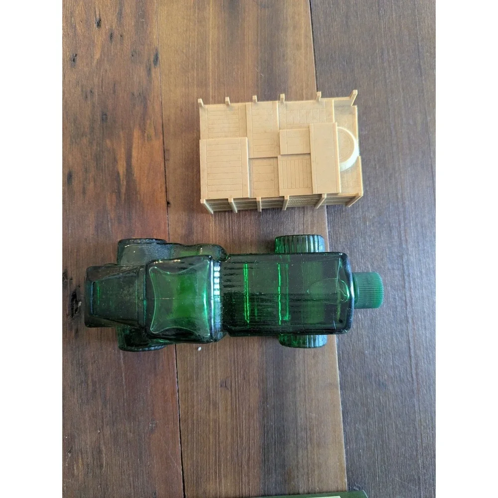 Avon Vintage MAC TRUCK Big Mack Windjammer Green Glass OLAND After‎ Shave 6 Oz